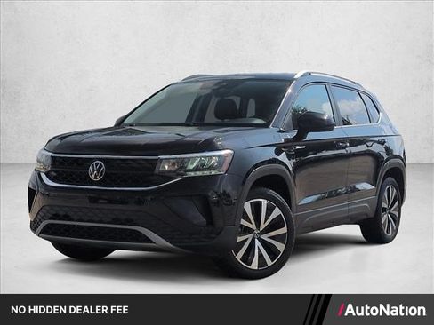 Used 2024 Volkswagen Taos SE FWD image 1