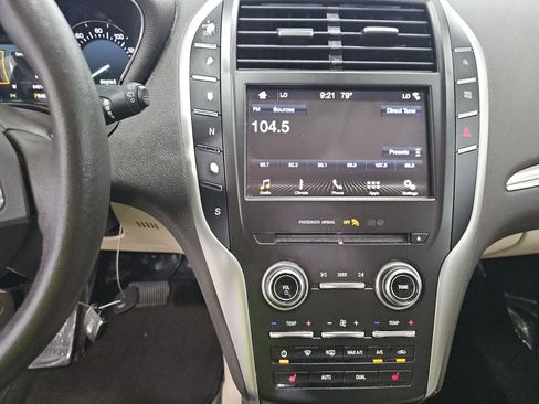Used 2019 Lincoln MKC Premiere FWD image 15