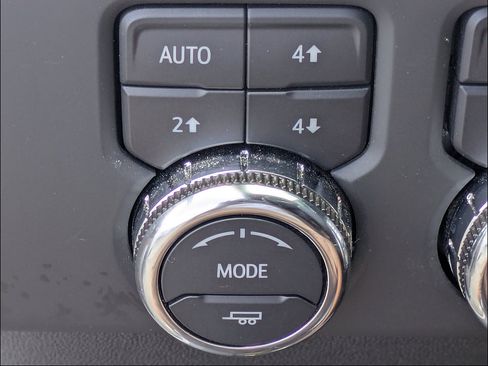 Used 2024 GMC Sierra 2500 Denali Ultimate AWD/4WD image 32