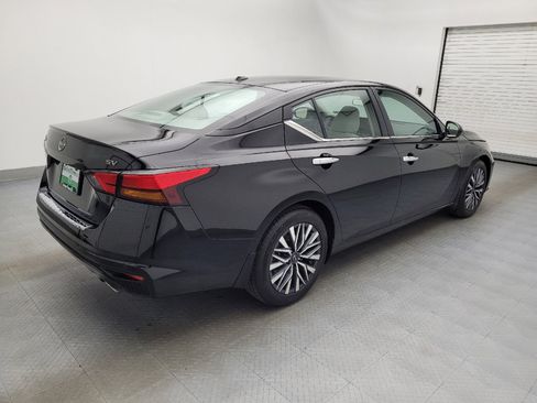 Used 2023 Nissan Altima 2.5 SV w/ SV Premium Package image 10