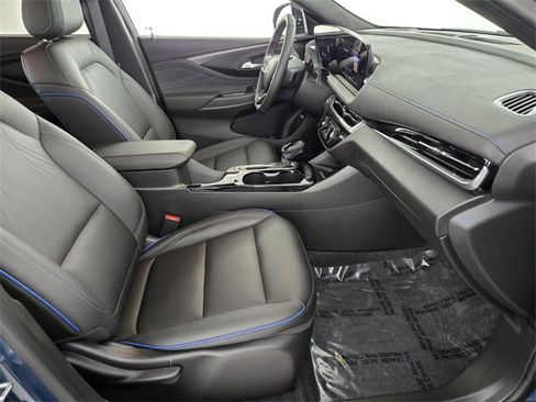 Used 2024 Buick Envista Sport Touring w/ Convenience I Package image 3