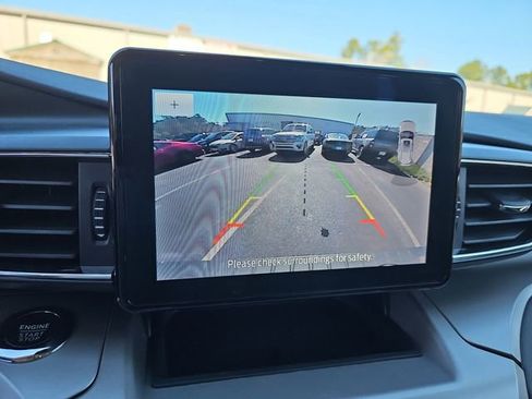 Used 2022 Ford Explorer XLT w/ Equipment Group 202A image 27