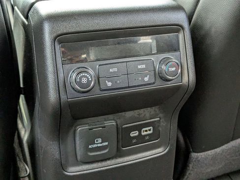 Used 2021 GMC Acadia SLT w/ Elevation Edition image 17