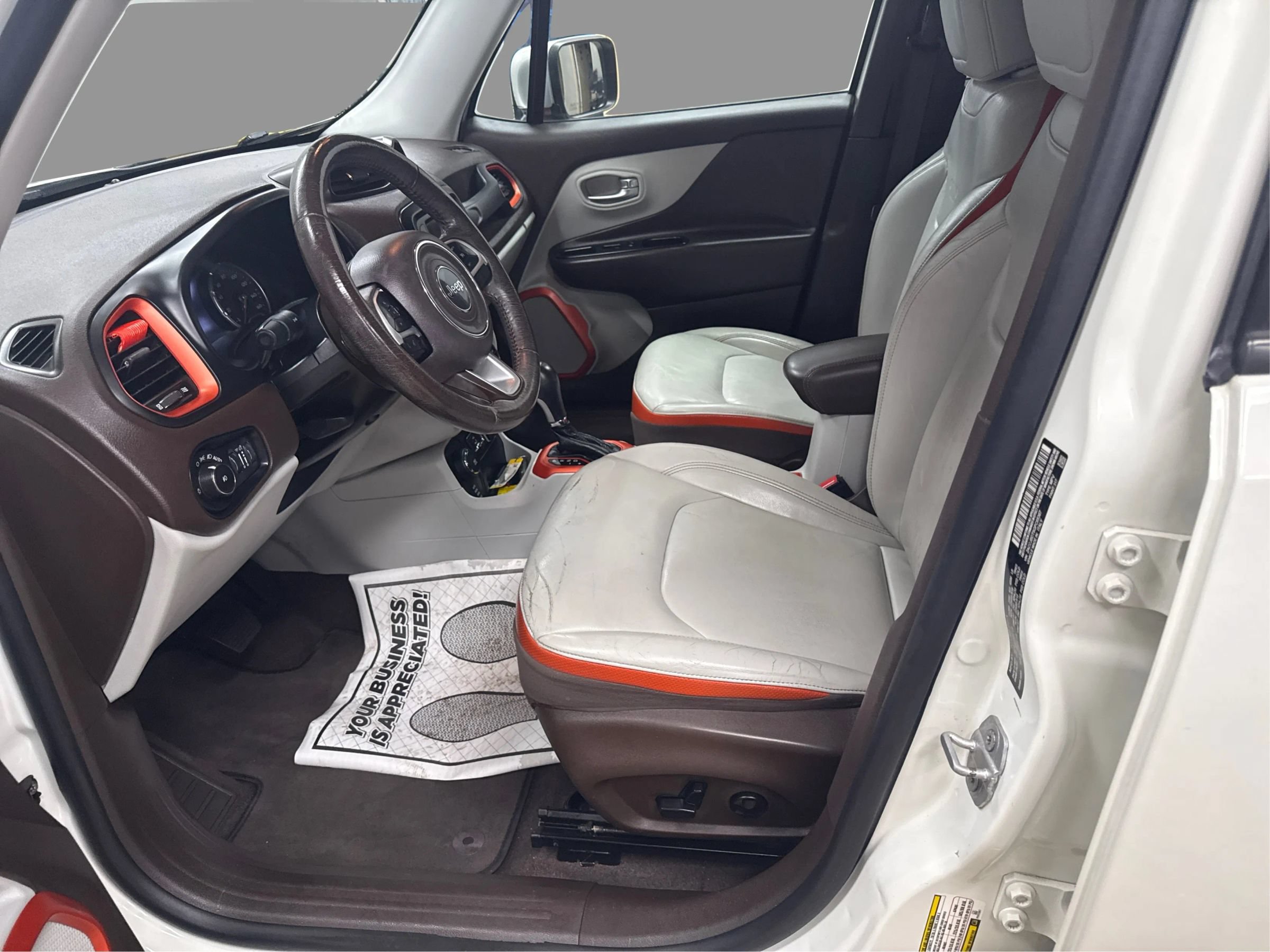 Used 2016 Jeep Renegade Limited AWD/4WD image 10