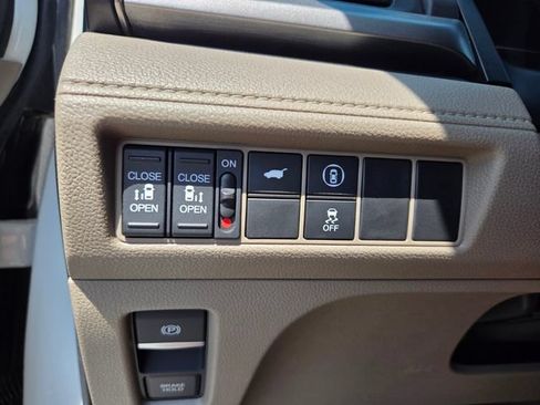 Used 2022 Honda Odyssey EX-L image 32
