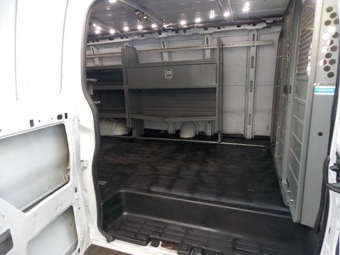 Used 2019 Chevrolet Express 2500 Extended RWD image 17