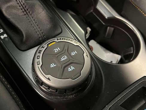 Used 2024 Ford Bronco Badlands image 28