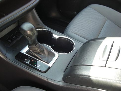 Used 2016 Toyota Highlander LE image 8