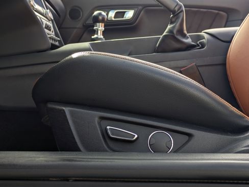 Used 2019 Ford Mustang Premium image 19