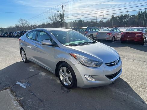 Used 2013 Hyundai Elantra GLS w/ Preferred Pkg image 3
