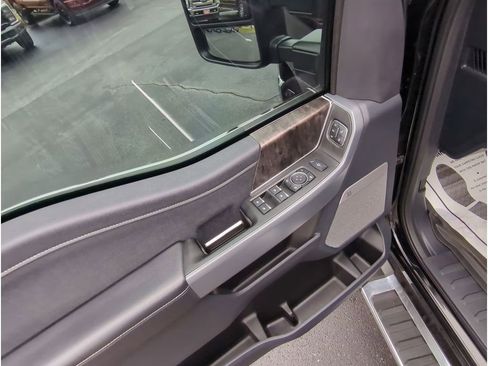 Used 2024 Ford F350 Lariat w/ Chrome Package image 12