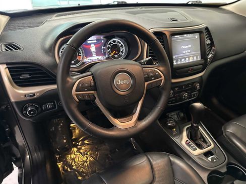 Used 2015 Jeep Cherokee Limited w/ Luxury Group AWD/4WD image 2