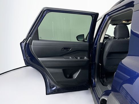 Used 2025 Nissan Pathfinder SV FWD image 25