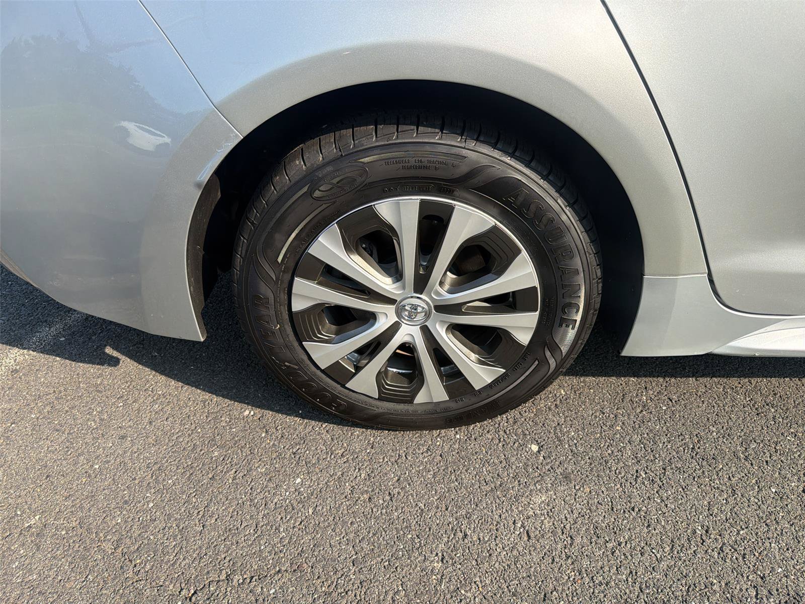 Used 2020 Toyota Corolla LE FWD image 31