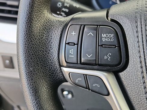 Used 2020 Toyota Sienna L image 22