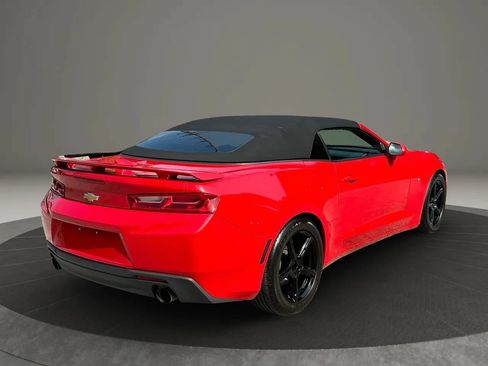 Used 2018 Chevrolet Camaro LT RWD image 3