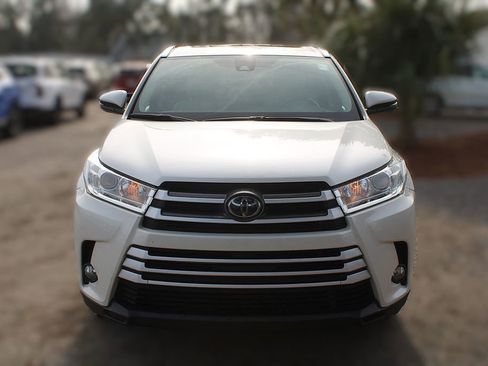 Used 2019 Toyota Highlander AWD V6 image 18