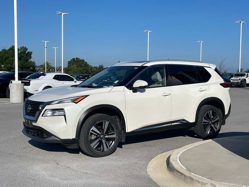 Used 2023 Nissan Rogue SL w/ SL Premium Package FWD image 4