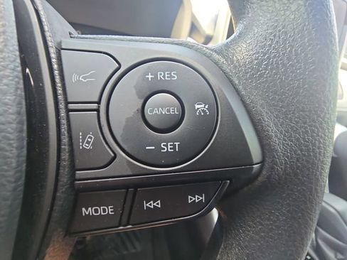 Used 2025 Toyota RAV4 XLE w/ Convenience Package FWD image 19