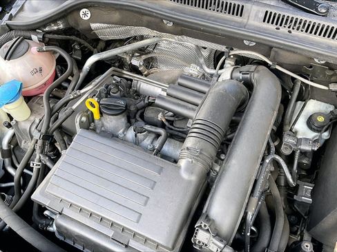 Used 2017 Volkswagen Jetta SE image 30