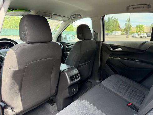 Used 2022 Chevrolet Equinox LT w/ Driver Convenience Package FWD image 32