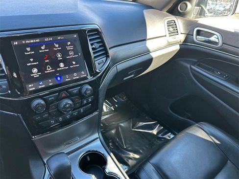 Used 2020 Jeep Grand Cherokee Limited image 28