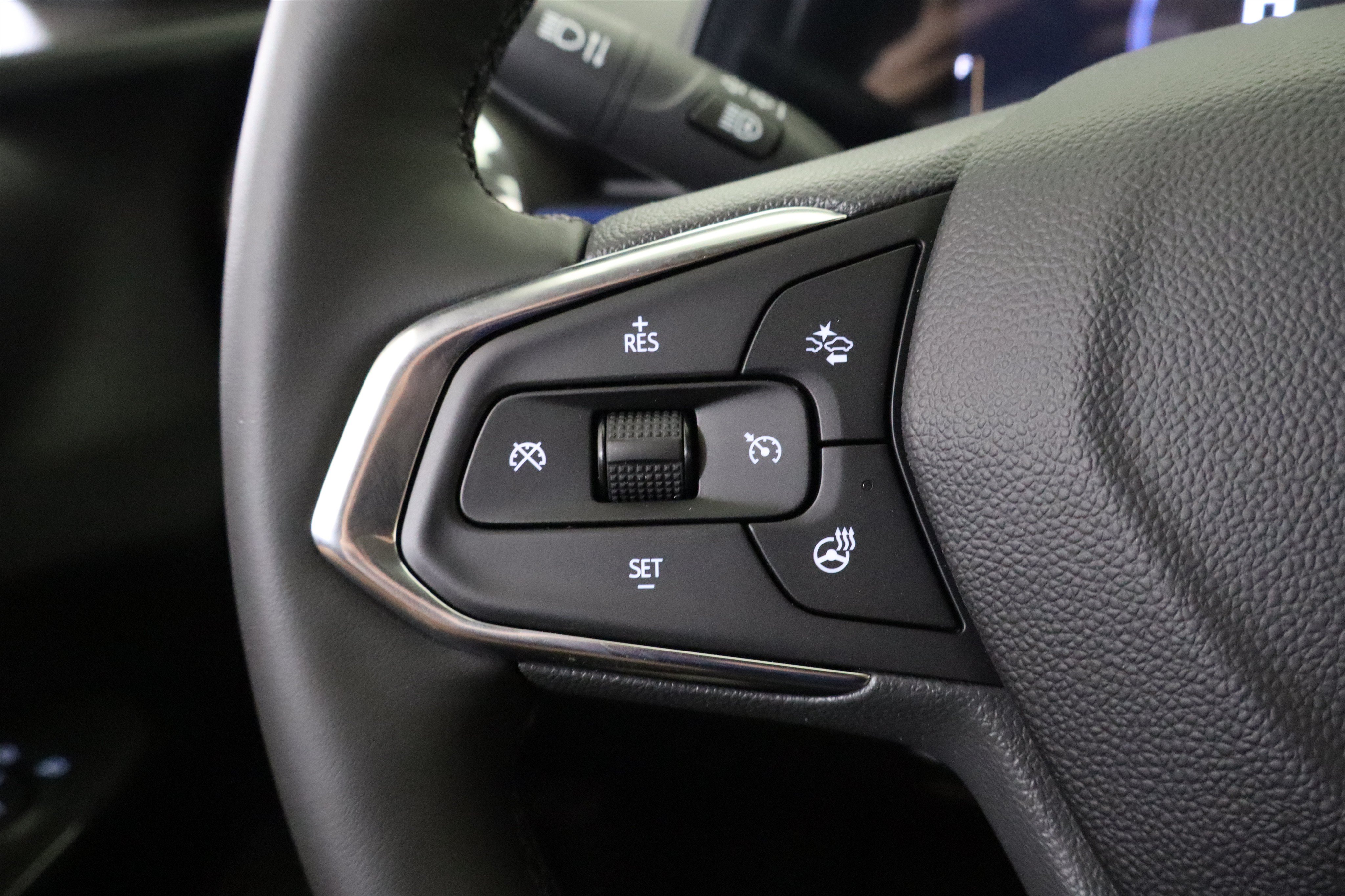 New 2026 Chevrolet Trax LT w/ LT Convenience Package FWD image 30