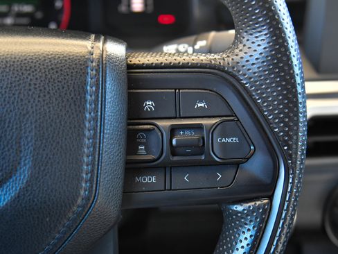 Used 2024 Toyota Tacoma SR5 AWD/4WD image 31