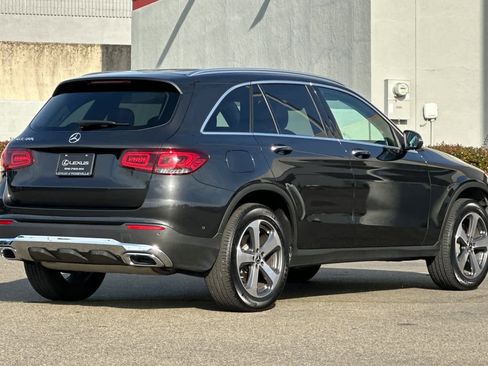 Used 2022 Mercedes-Benz GLC 300 image 2
