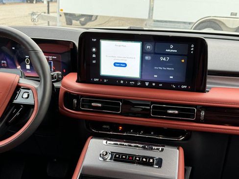 New 2025 Lincoln Aviator Reserve w/ Equipment Group 201A image 17