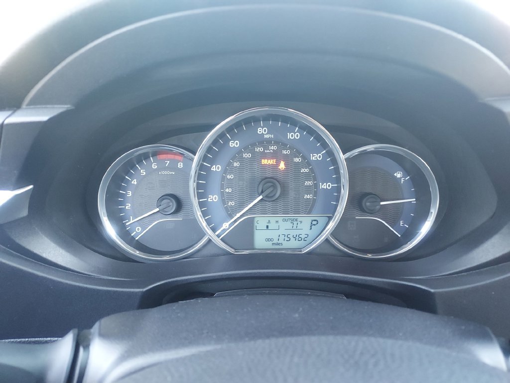 Used 2014 Toyota Corolla LE FWD image 13