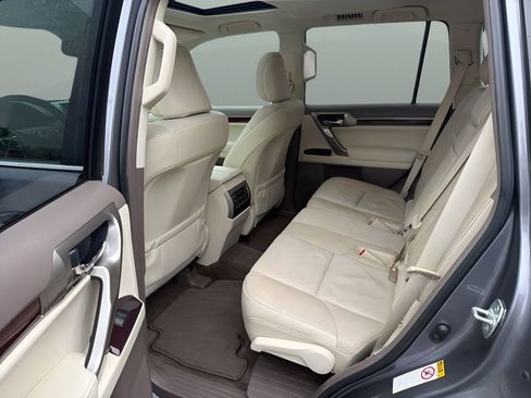 Used 2015 Lexus GX 460 w/ Premium Package AWD/4WD image 24