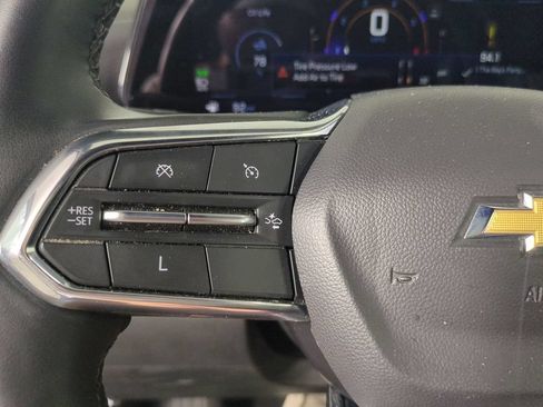 Used 2025 Chevrolet Equinox LT w/ Convenience Package II FWD image 32