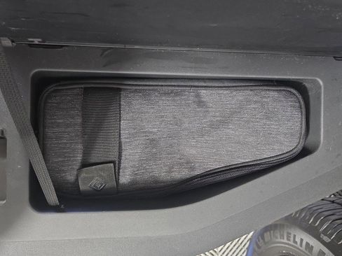 Used 2022 Rivian R1T Launch Edition image 30