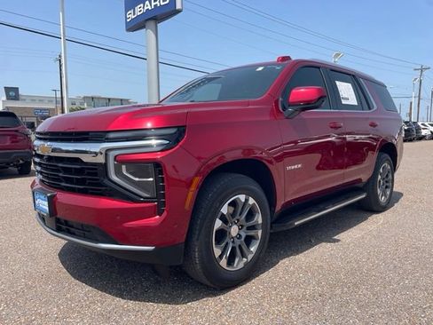 Used 2025 Chevrolet Tahoe LS RWD image 3