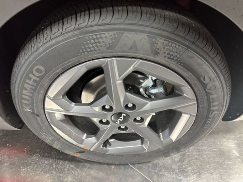 New 2025 Kia K4 LXS image 12