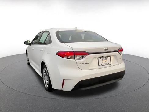 Used 2025 Toyota Corolla LE image 11