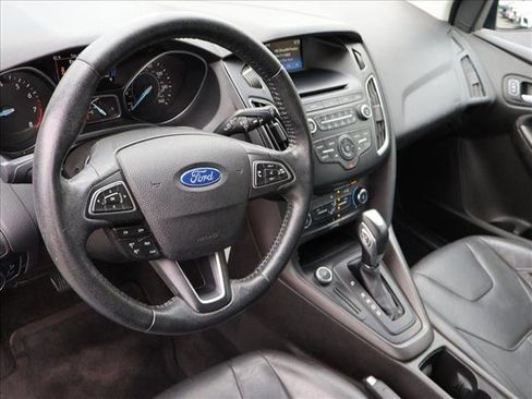 Used 2015 Ford Focus SE w/ Equipment Group 201A FWD image 13