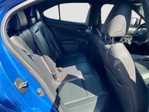 Used 2022 Lexus UX 200 image 26
