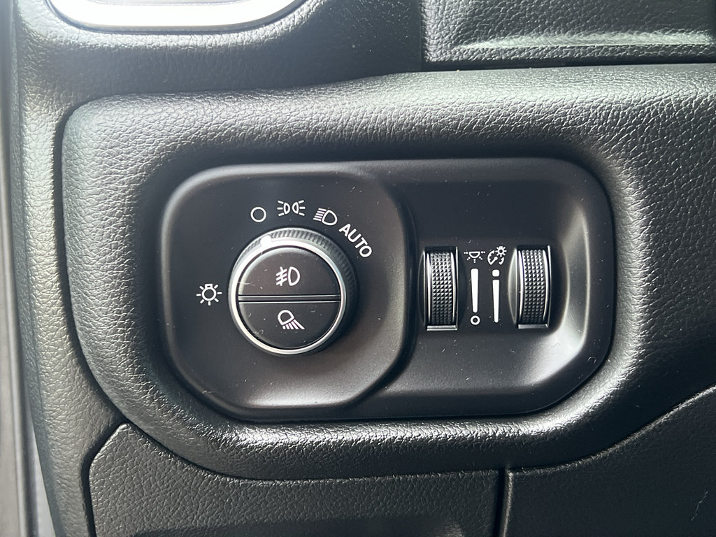 Used 2023 RAM 1500 Laramie AWD/4WD image 14