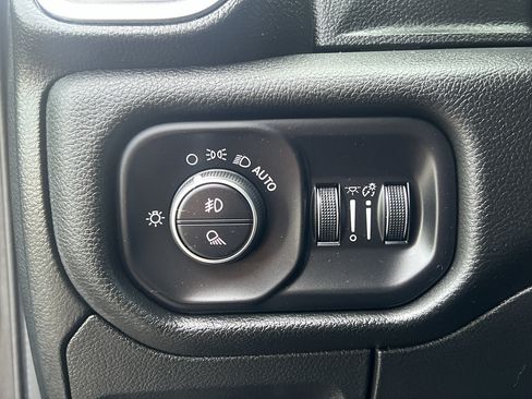 Used 2023 RAM 1500 Laramie AWD/4WD image 14