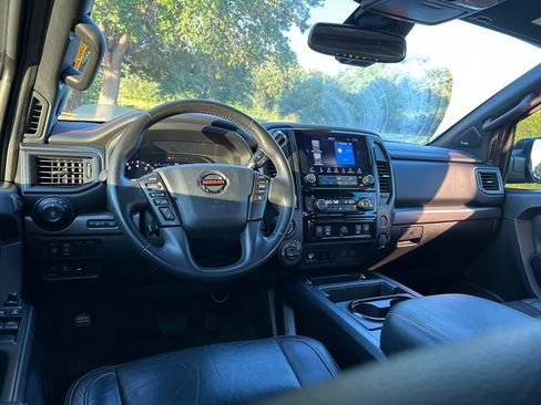 Used 2021 Nissan Titan PRO-4X w/ Pro-4x Convenience Package AWD/4WD image 13