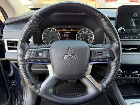 Used 2022 Mitsubishi Outlander SE AWD/4WD image 15
