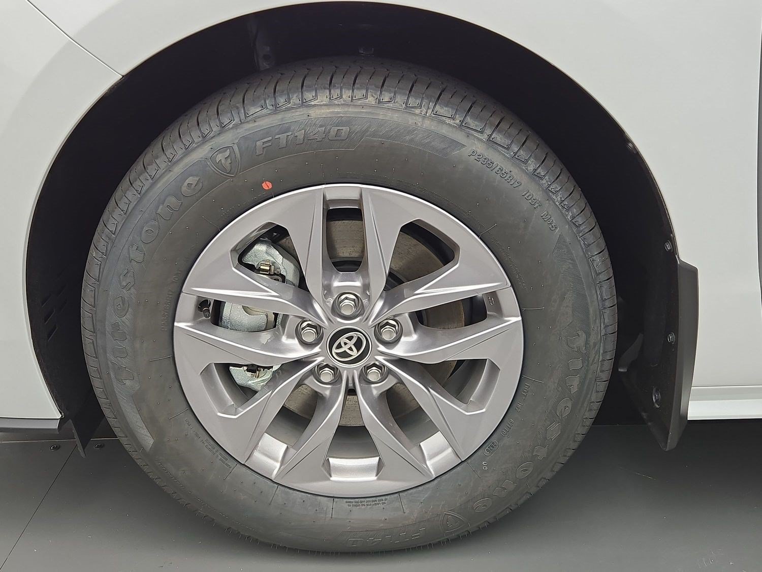 New 2026 Toyota Sienna XLE FWD image 31