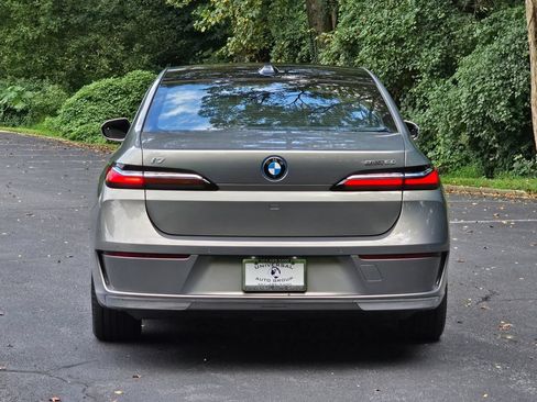Used 2024 BMW i7 eDrive50 w/ Executive Package RWD image 5