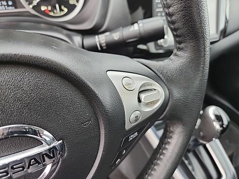 Used 2019 Nissan Sentra SR w/ Premium Package (SR) FWD image 11