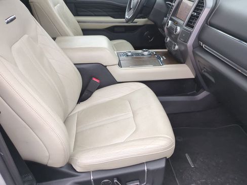 Used 2019 Ford Expedition Platinum image 26