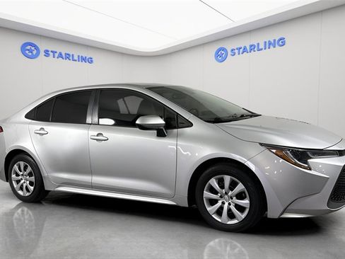 Used 2022 Toyota Corolla LE image 12