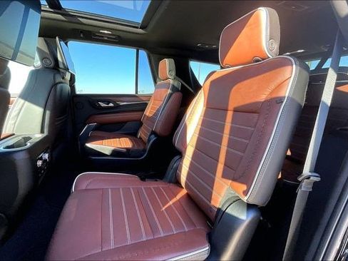 Used 2023 GMC Yukon Denali Ultimate image 31