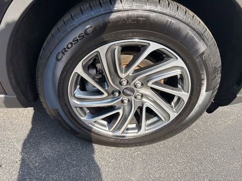Used 2023 Lincoln Aviator AWD image 23